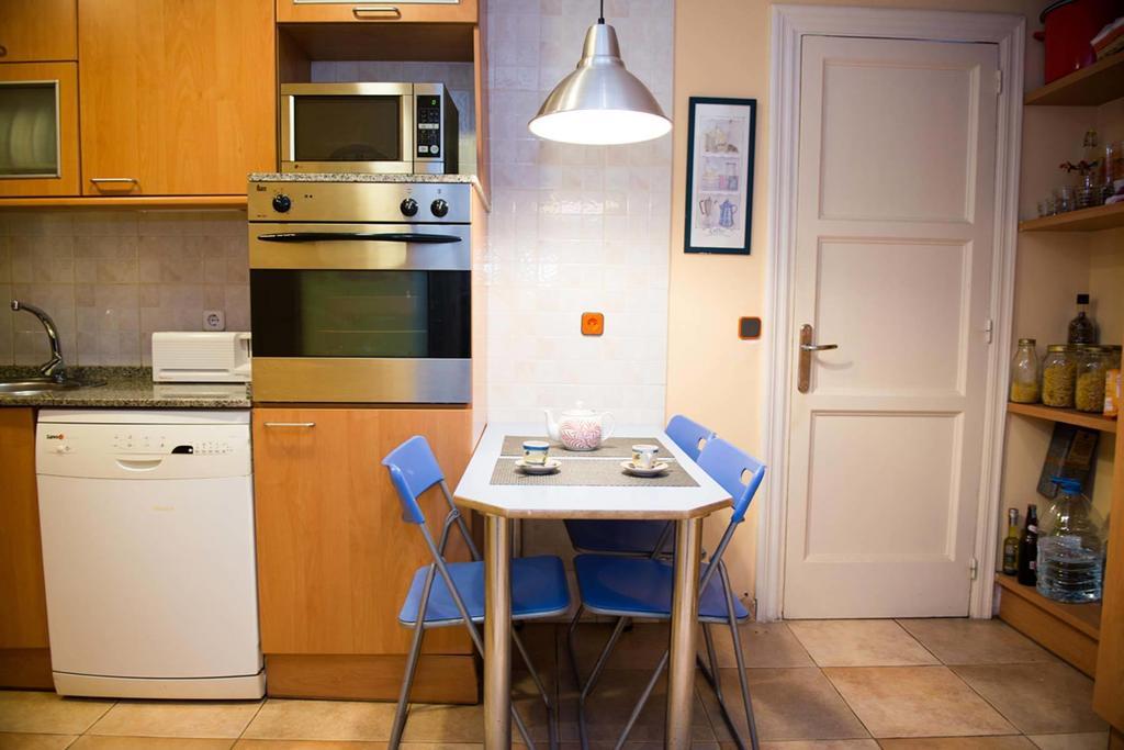 Lovely Apartment At Park Gueell Barcelona Værelse billede